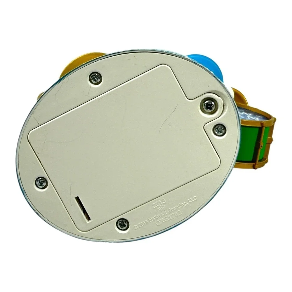 Hallmark ONE SNOWMAN BAND Magic Keepsake Ornament with Sound & Motion 2013 Box - Picture 7 of 15